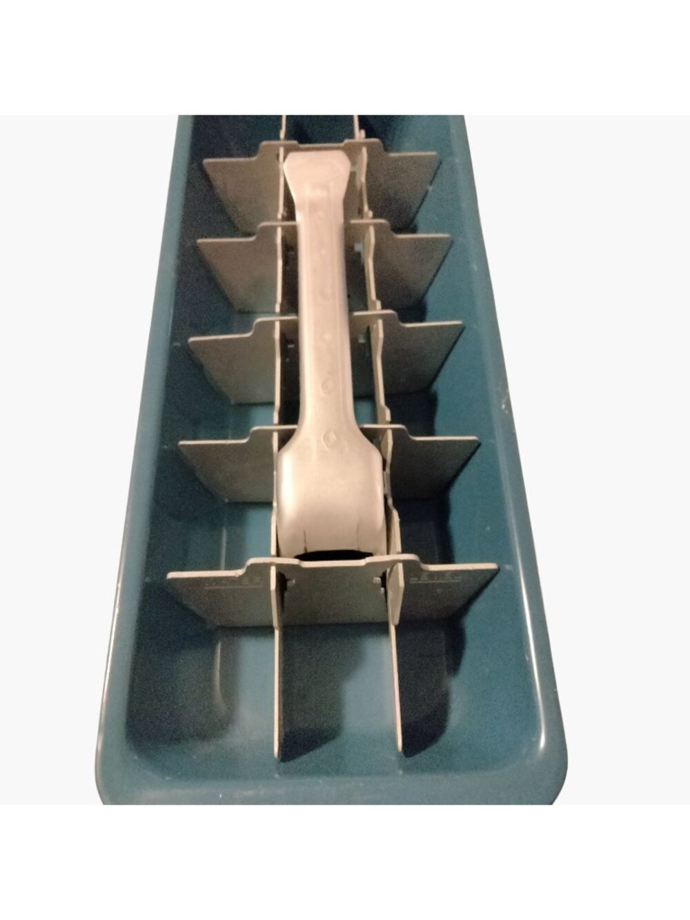 Mirro Aluminum Ice Cube Tray  Teal Release Handle 18 Cubes Durable Vintage